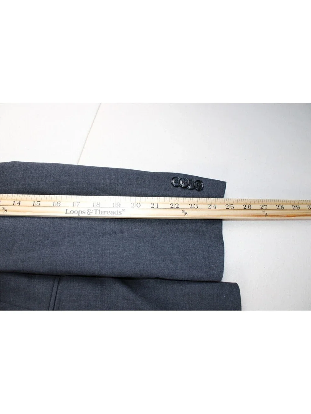 Tommy Hilfiger Men's Gray 2-Piece Suit – Size 36x30 – Excellent Condition
